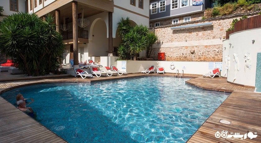 استخر روباز هتل پودینگ مارینا رزیدنس